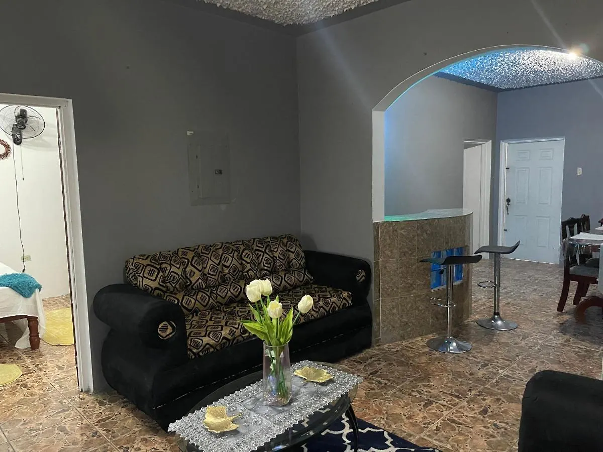 Diamond Apartamento May Pen Quarto em Acomodações Particulares